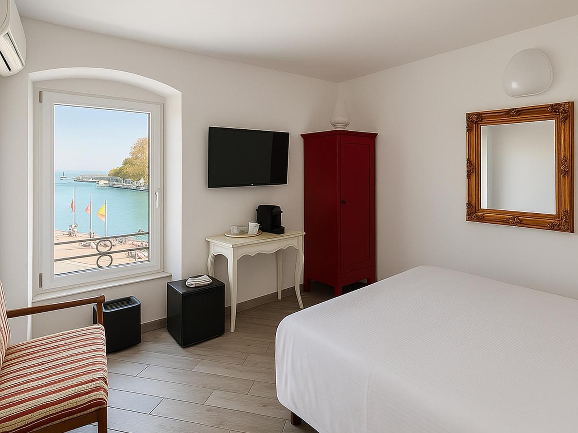 Hotel Relais Al Porto Peschiera del Garda Esterno foto